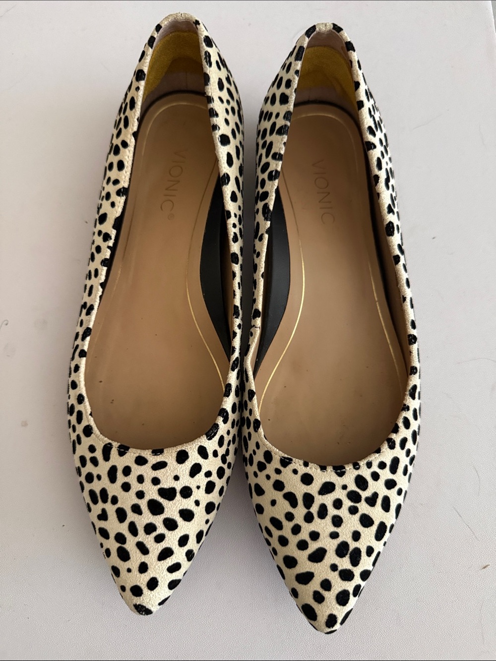 Vionic Lena Spot Pointed Toe Flats